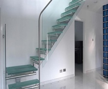 نرده شیشه ای راه پله اسپیگات