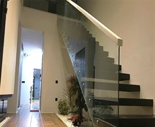 نرده شیشه ای اکسپوز بلند